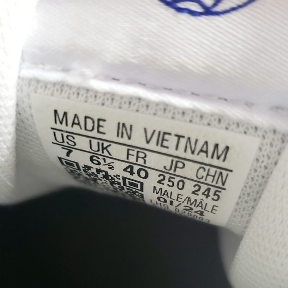 VGC Adidas Court Shoe Men's 7 Women's 9 - Picture 11 of 11